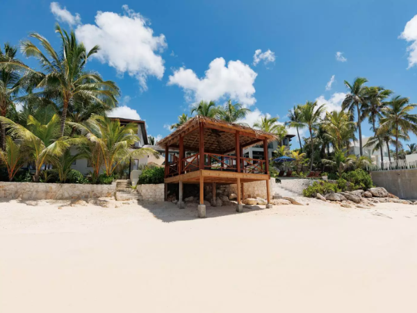 Experience Luxury Five Bedroom Retreat - Your Bohemian Escape in Nassau